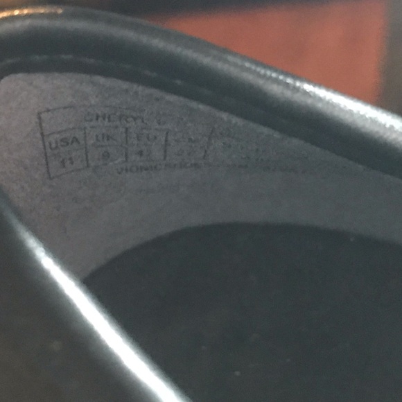 Vionic - Picture 13 of 13